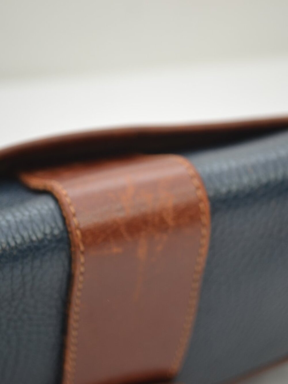 Coach Vintage Sheridan Leather Crossbody bag - Picture 6 of 11